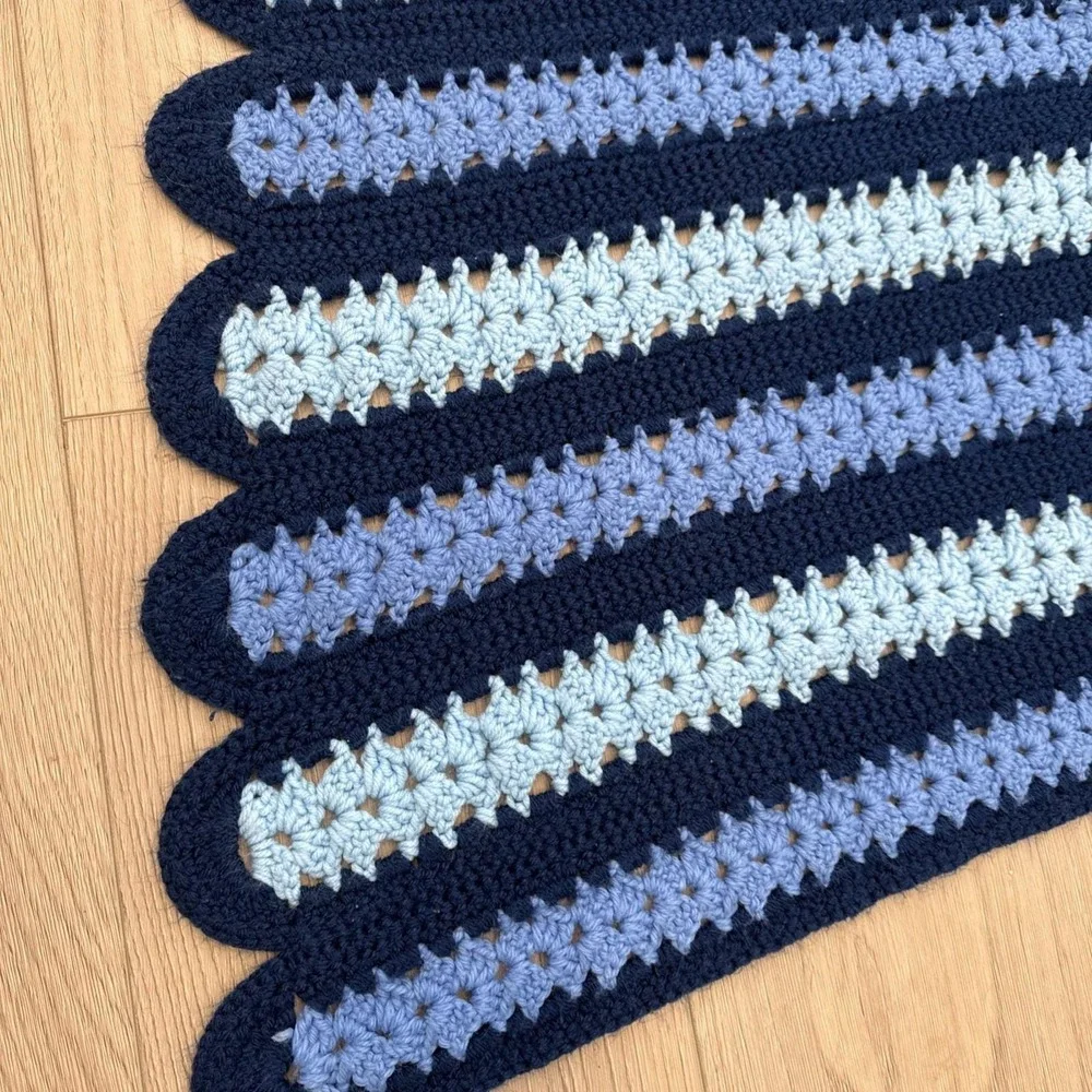 VTG Afghan Grandma Made‎ Crochet Throw Blanket Blues Scalloped Edge Striped